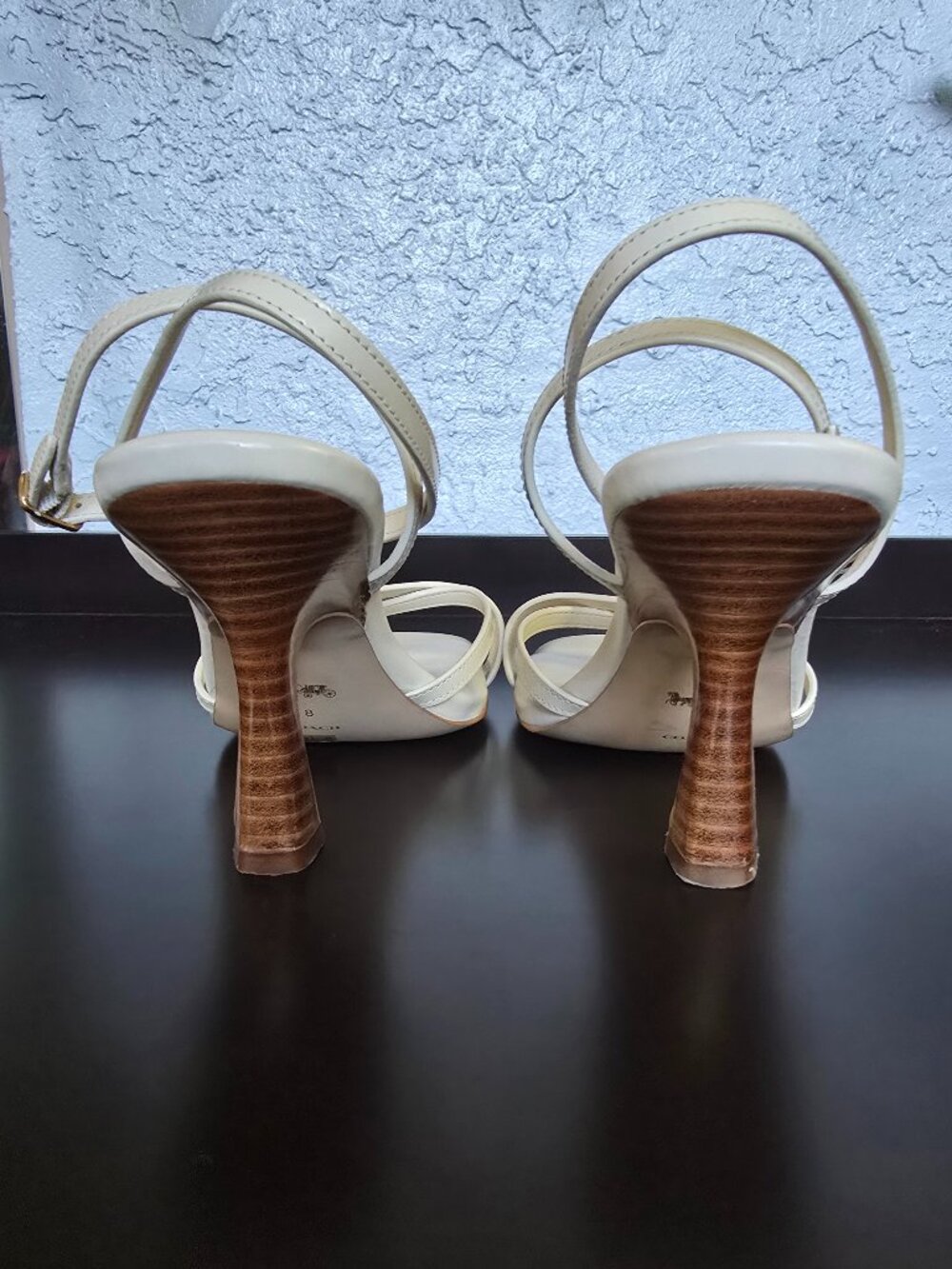 Coach Kelsey white leather strappy sandals in excellent condition - Picture 6 of 6